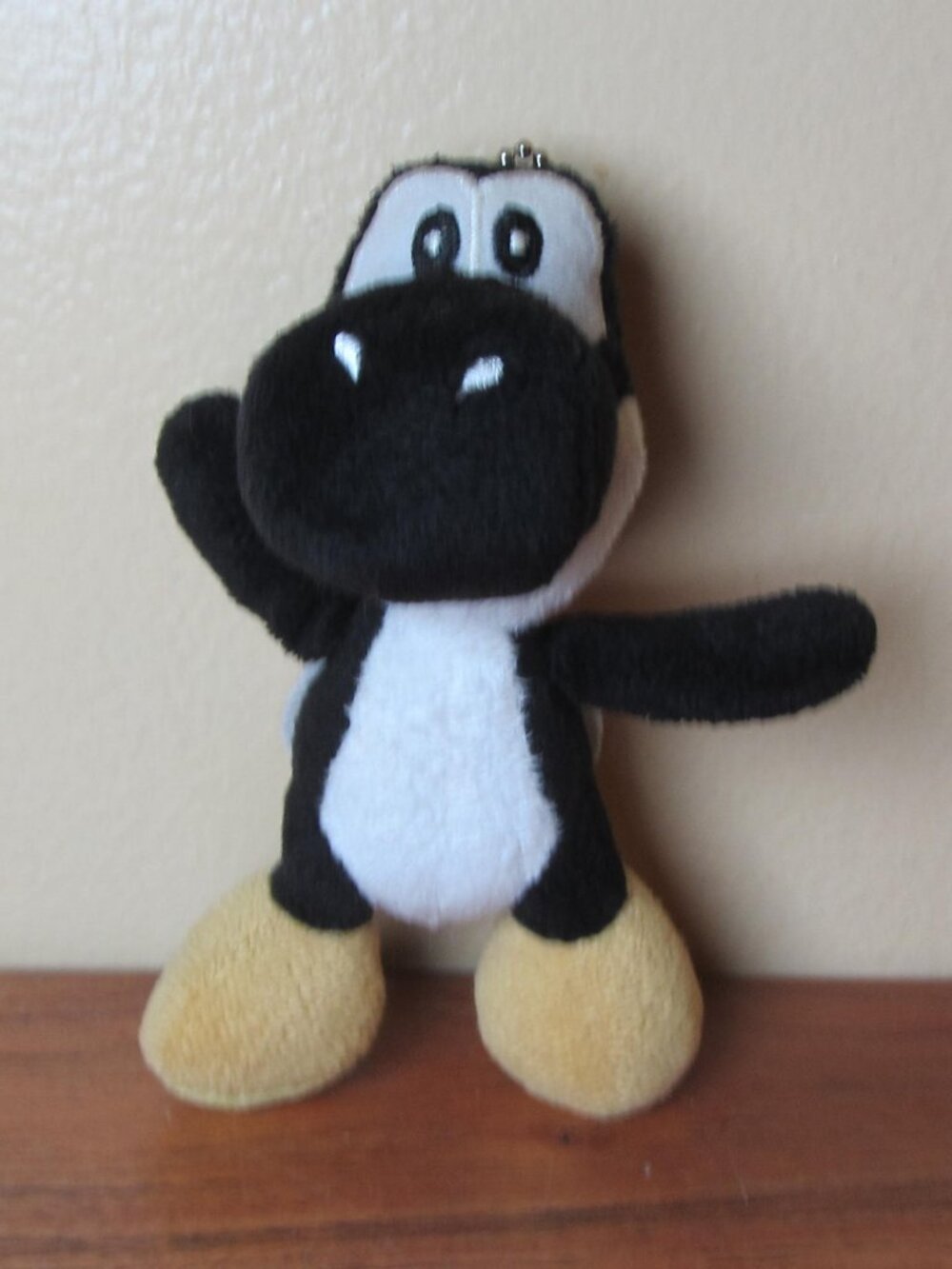plush 2011 nintendo mario party black yoshi dangler (T670)